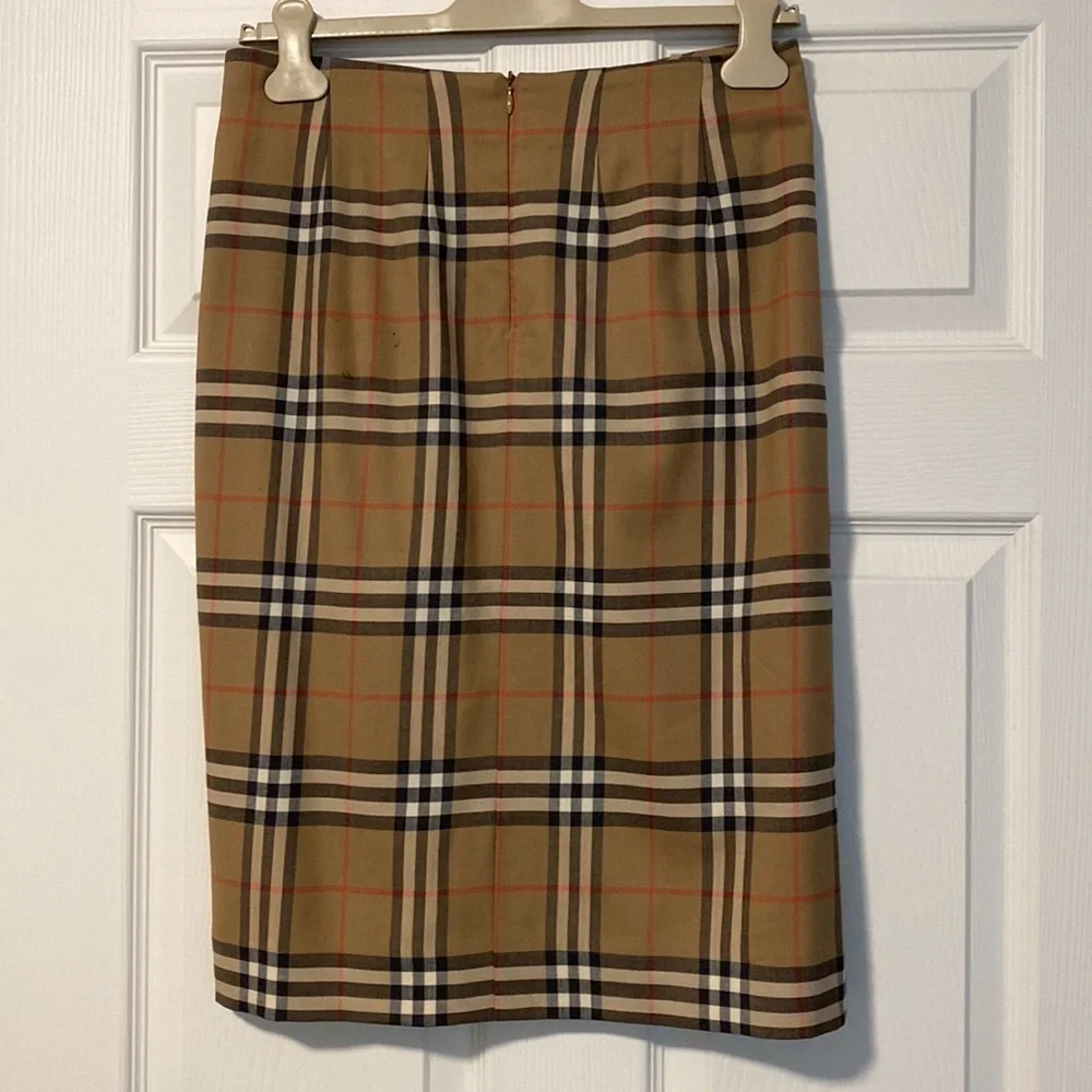 Burberry Vintage Classic Check Straight Skirt with Side Slit, Size 4 Appr 23 3/4 - Picture 4 of 7